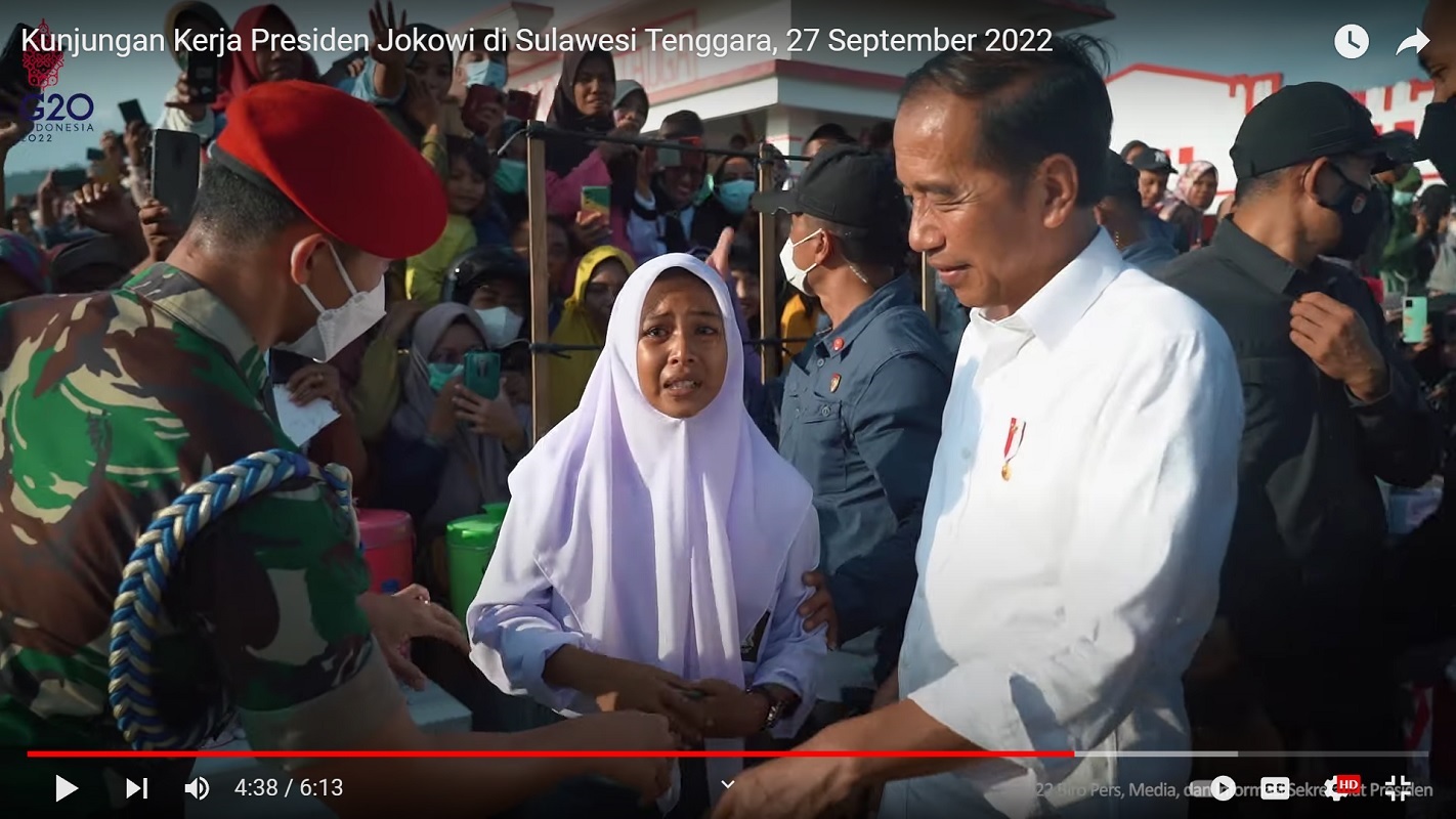 Detik-Detik Jokowi Diomeli Siswi SMA Buton Selatan