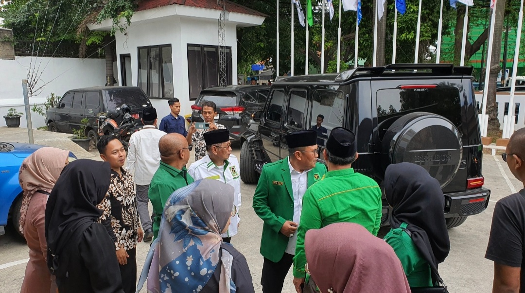 PPP Kota Bekasi Daftarkan 50 Bacaleg, Bawa 2 Mobil Seharga Miliaran Rupiah ke Kantor KPU