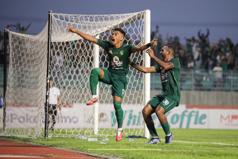 Liga 1: Persebaya Surabaya Menang Dramatis Lawan Borneo FC