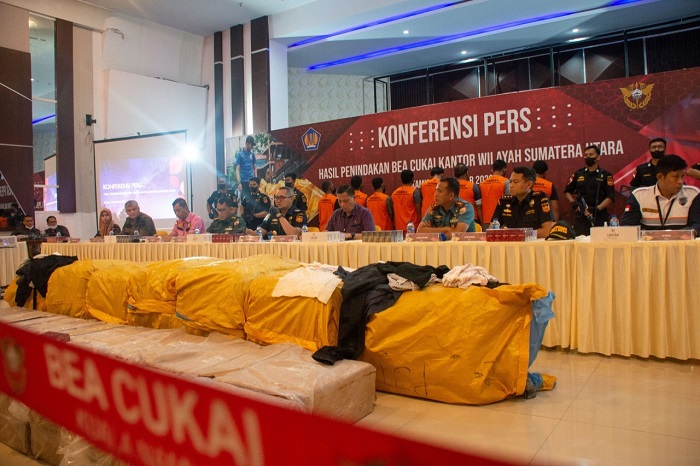 Bea Cukai Sumatera Utara Gagalkan Peredaran Miliaran Batang Rokok Ilegal dan Ratusan Pakaian Bekas
