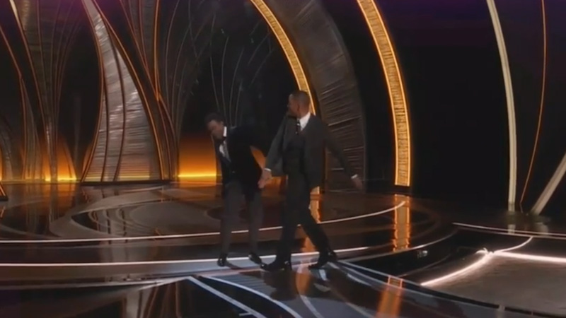 Netizen Sebut Insiden Will Smith Tampar Chris Rock di Oscar 2022 Cuma Settingan