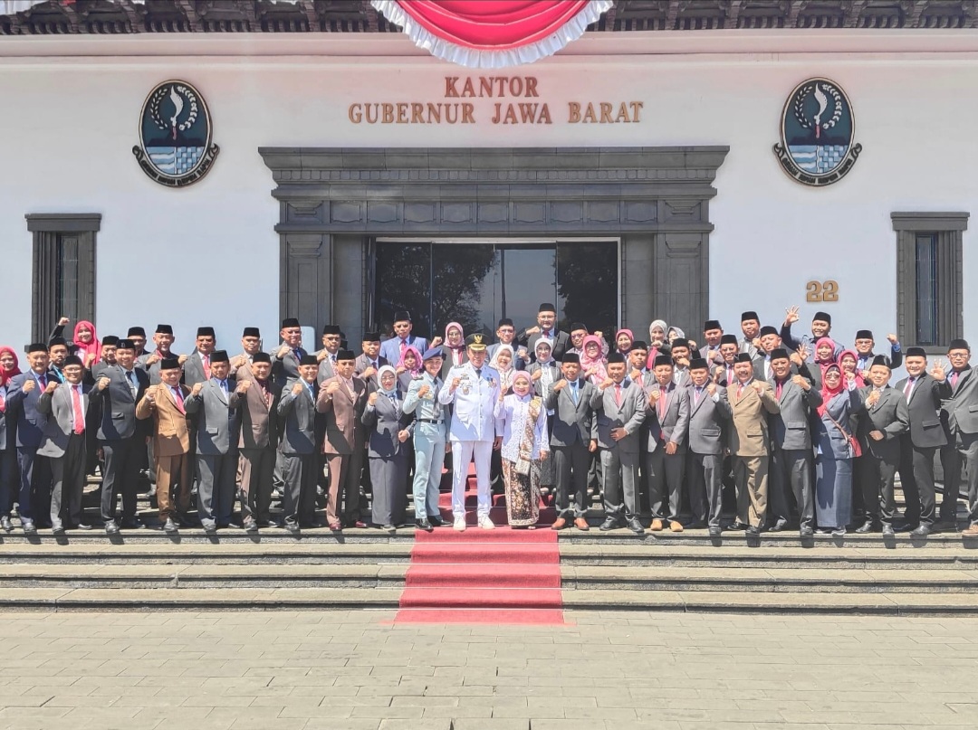 Gubernur Jawa Barat Ridwan Kamil Resmi Lantik Tri Adhianto Menjadi Wali Kota Bekasi