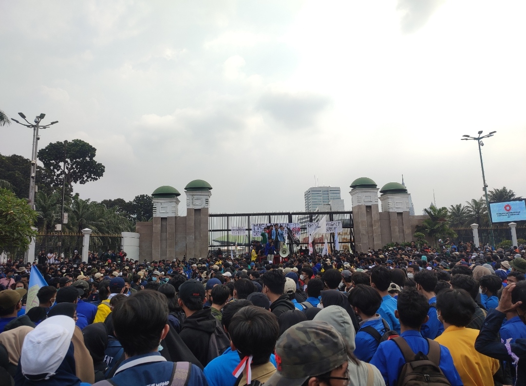 Temui Mahasiswa Demo, Pimpinan DPR: Kami Jamin Pemilu Tak Ditunda 