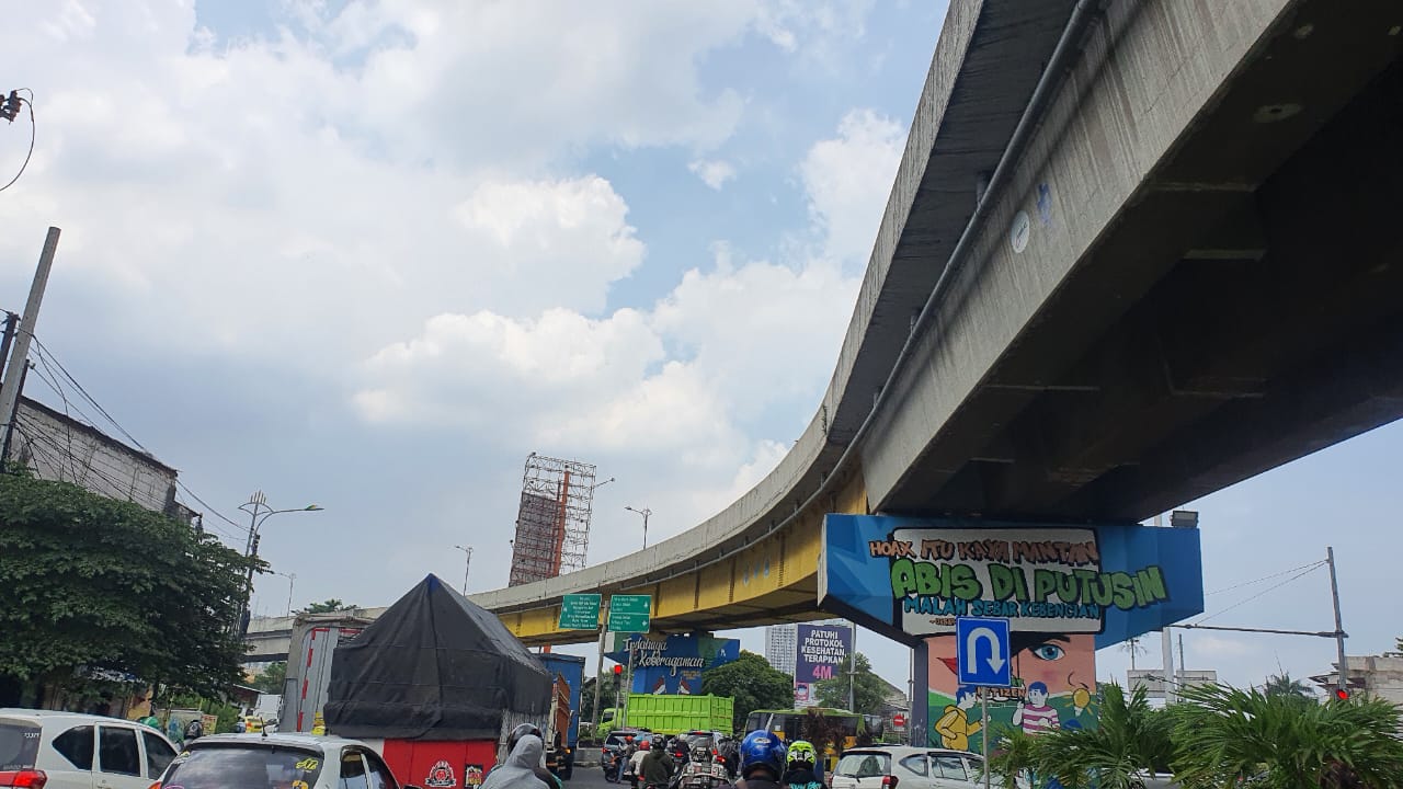 Alasan Polantas Bekasi Belum Larang Truk Melintas di Jembatan Layang Rawapanjang 
