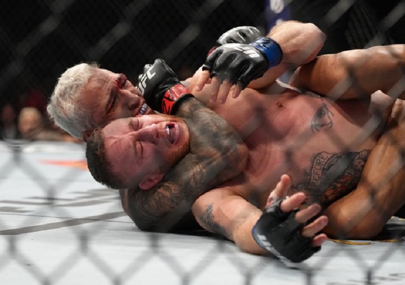 UFC 274: Tumpaskan Justin Gaethje Dengan RNC, Charles Oliveira 'Ngamuk' Pada UFC