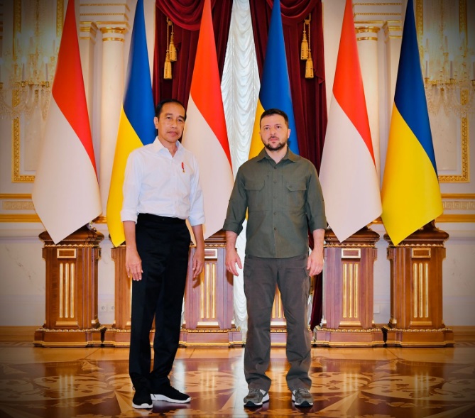 Ukraina Bantah Zelensky Titip Pesan ke Jokowi Untuk Putin, Politisi Demokrat Tulis Kalimat Begini
