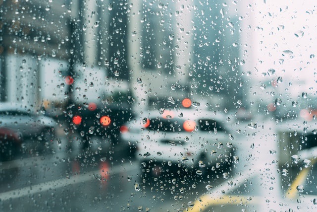 Mengenal Aquaplaning, Penyebab Kecelakaan Fatal Mobil Dalam Situasi Musim Hujan