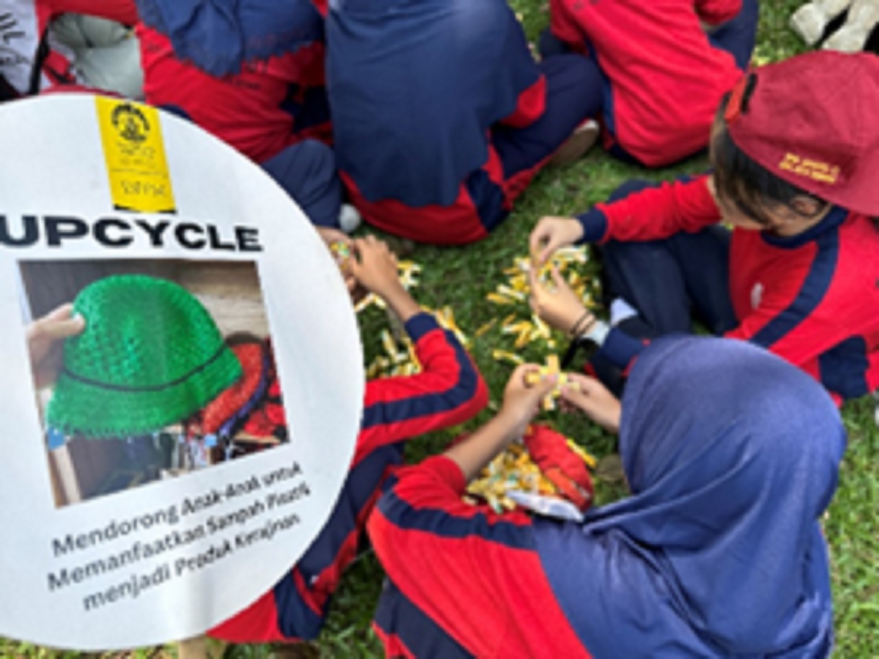 Universitas Indonesia Dorong Siswa Sekolah Dasar untuk Manfaatkan Sampah Plastik Jadi Produk Kerajinan