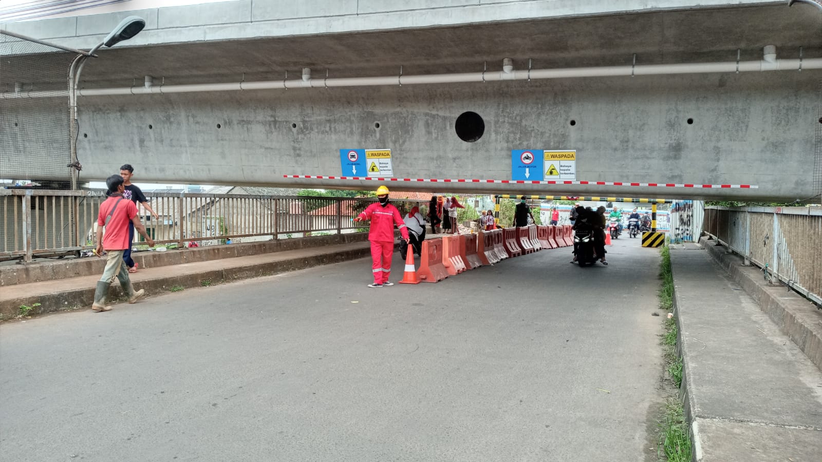 Wadaw! Begini Penampakan Jembatan Antilop di Bekasi, Mobil Gak Bisa Lewat