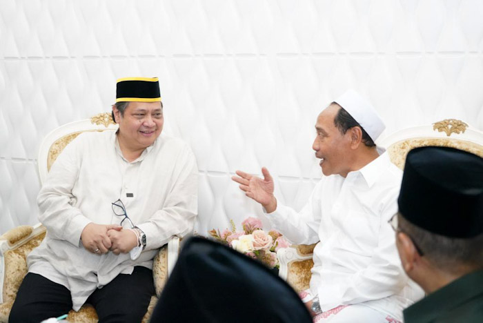 Miliki Sejarah Kuat dengan Partai Golkar, Airlangga Kunjungi Pesantren Zainul Hasan Genggong