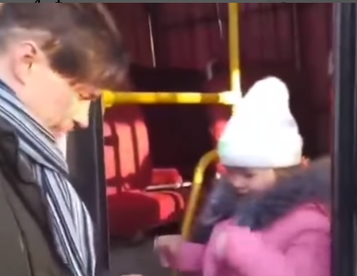 Nyesek Video Perpisahan Anak dan Ayah Sebelum Berperang dengan Rusia, Tangisannya Buat Hati Warganet Hancur