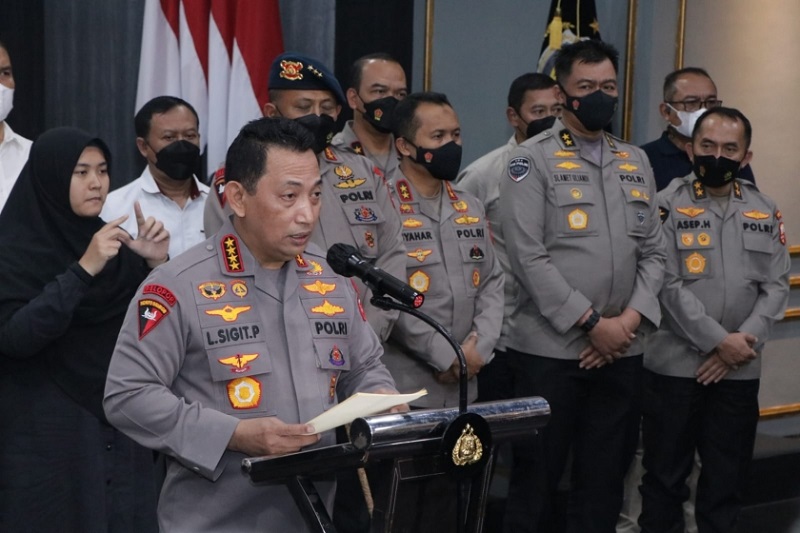 Di Depan Jokowi, Kapolri Akui Kepercayaan Publik ke Polri Menurun