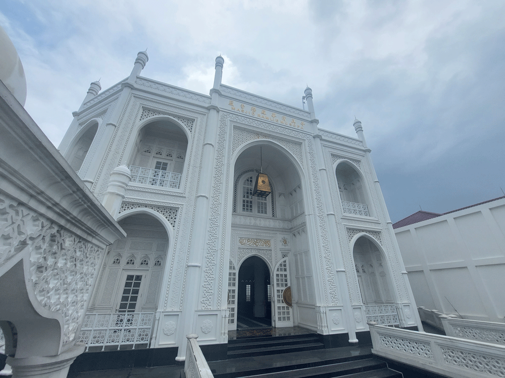 Selama Ramadan, Masjid Ramlie Musofa Taj Mahal-nya Indonesia Sediakan 100 Porsi Bukber Gratis