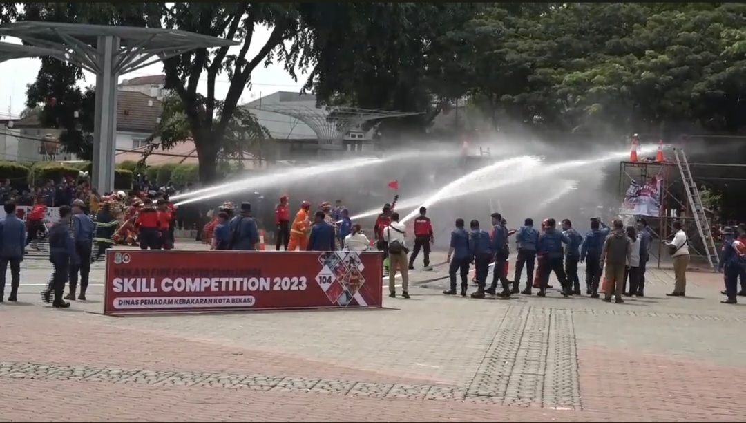 HUT ke 104 Tahun Damkar Kota Bekasi Gelar Fire Fighter Challenge 2023