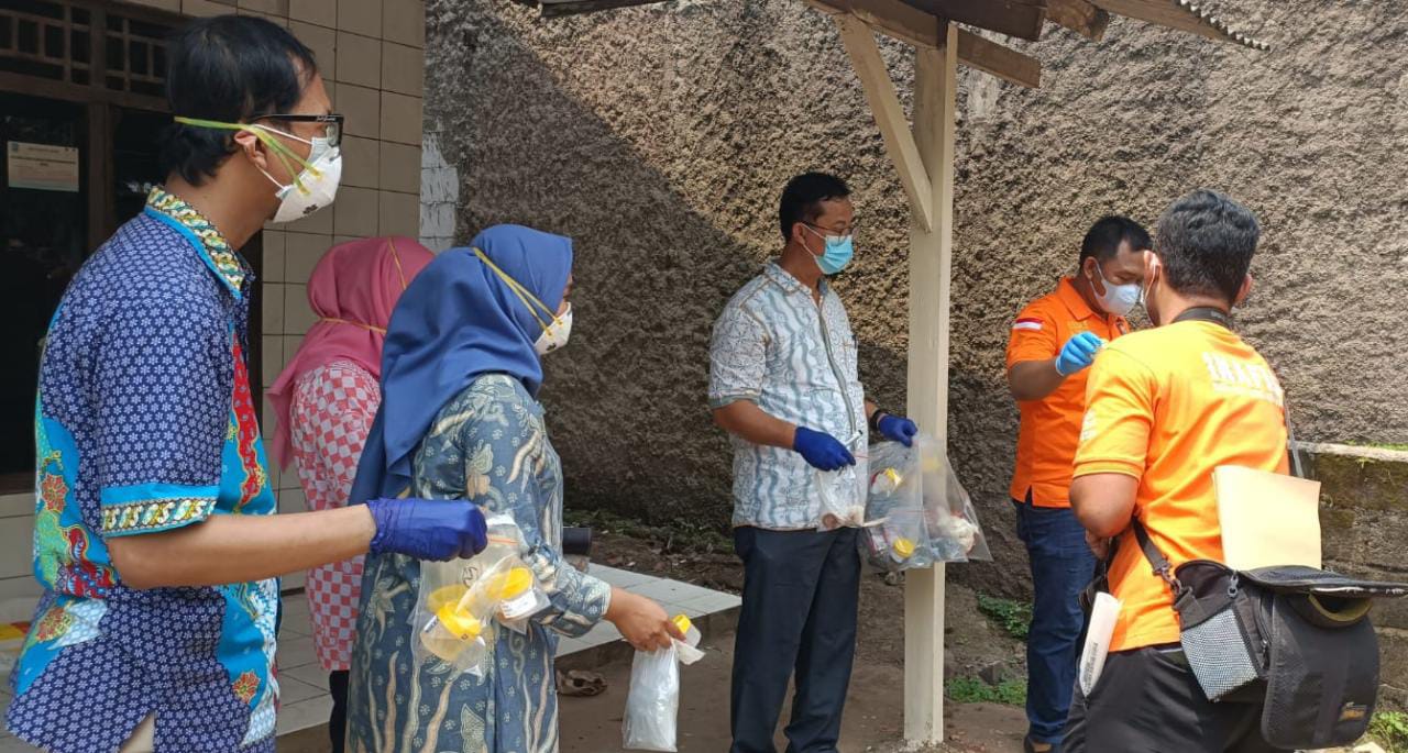Sampel Makanan dan Minuman Keluarga Keracunan di Bekasi Dibawa ke Puslabfor Polri