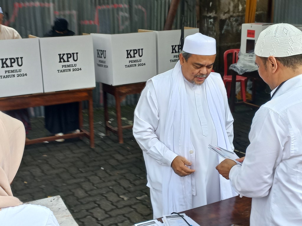Prabowo-Gibran Menang Telak di TPS Habib Rizieq Nyoblos
