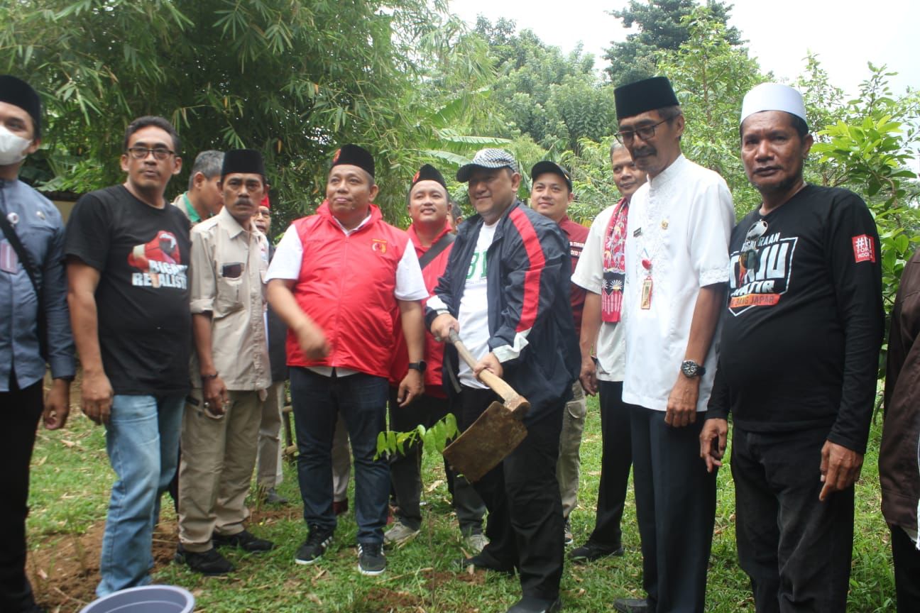 Forum Lintas Ormas Jakarta Tanam Pohon di Bantaran Kali Ciliwung, Dukung Program Pj Gubernur DKI Heru