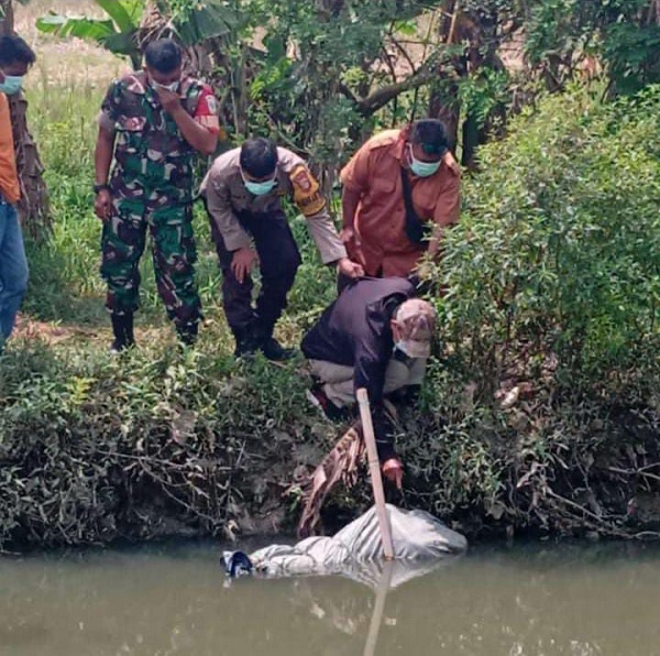 Setelah Hilang 3 Hari, Seorang Perempuan Ditemukan Nyaris Telanjang Mengapung di Sungai