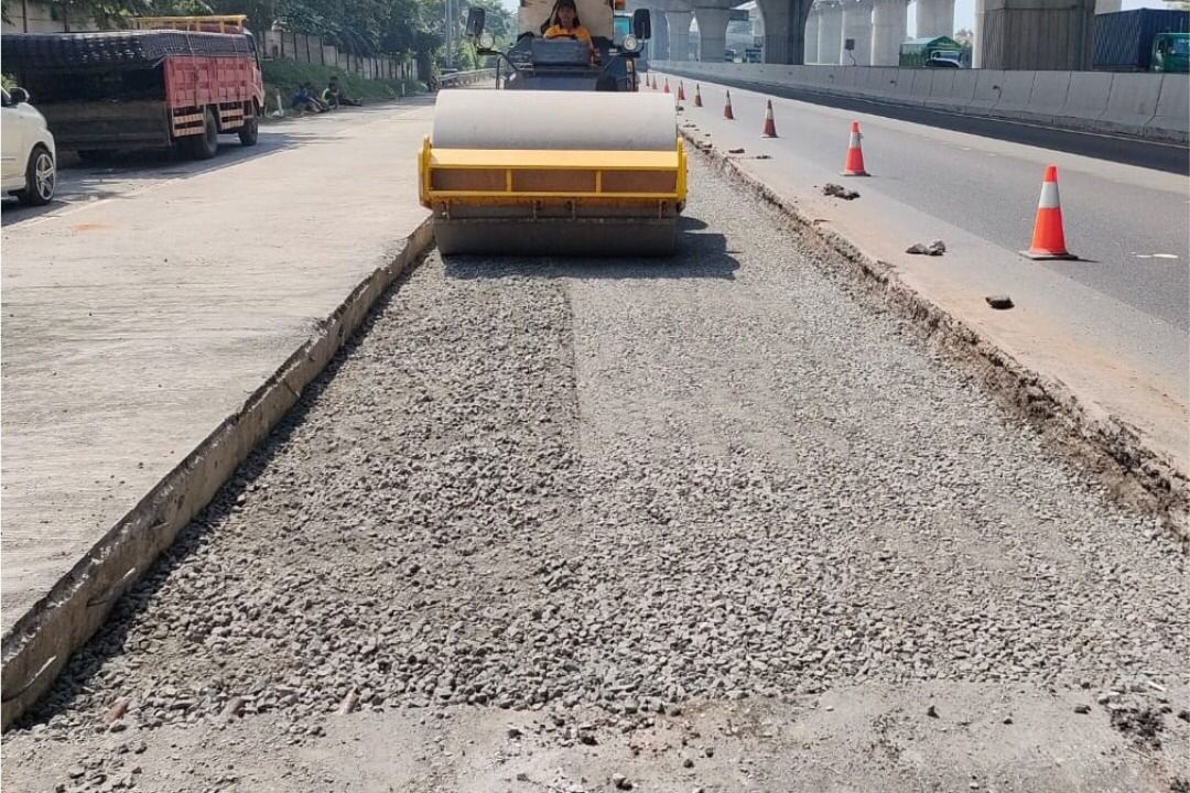 PT JTT Lanjutkan Perbaikan Jalan di KM 36 Ruas Jalan Tol Jakarta-Cikampek