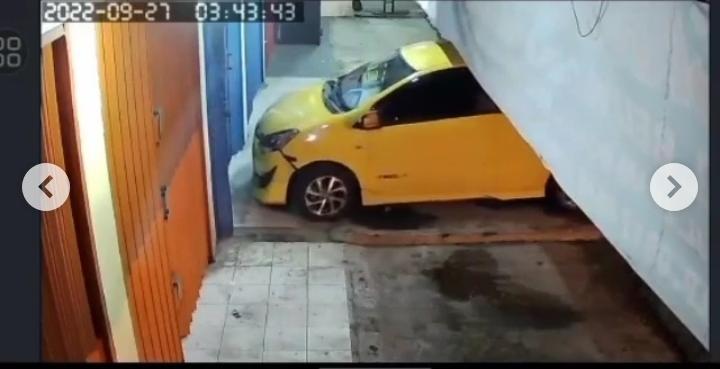 Detik-detik Kawanan Maling Bobol Showroom Mobil di Tangerang, Satu Unit Agya Dibawa Kabur