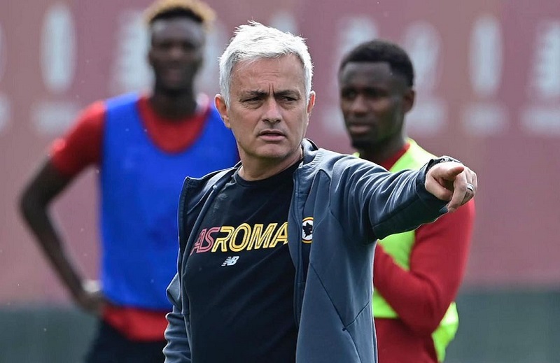 Rumor Jose Mourinho Akan Latih Timnas Portugal, Direktur AS Roma Membantah