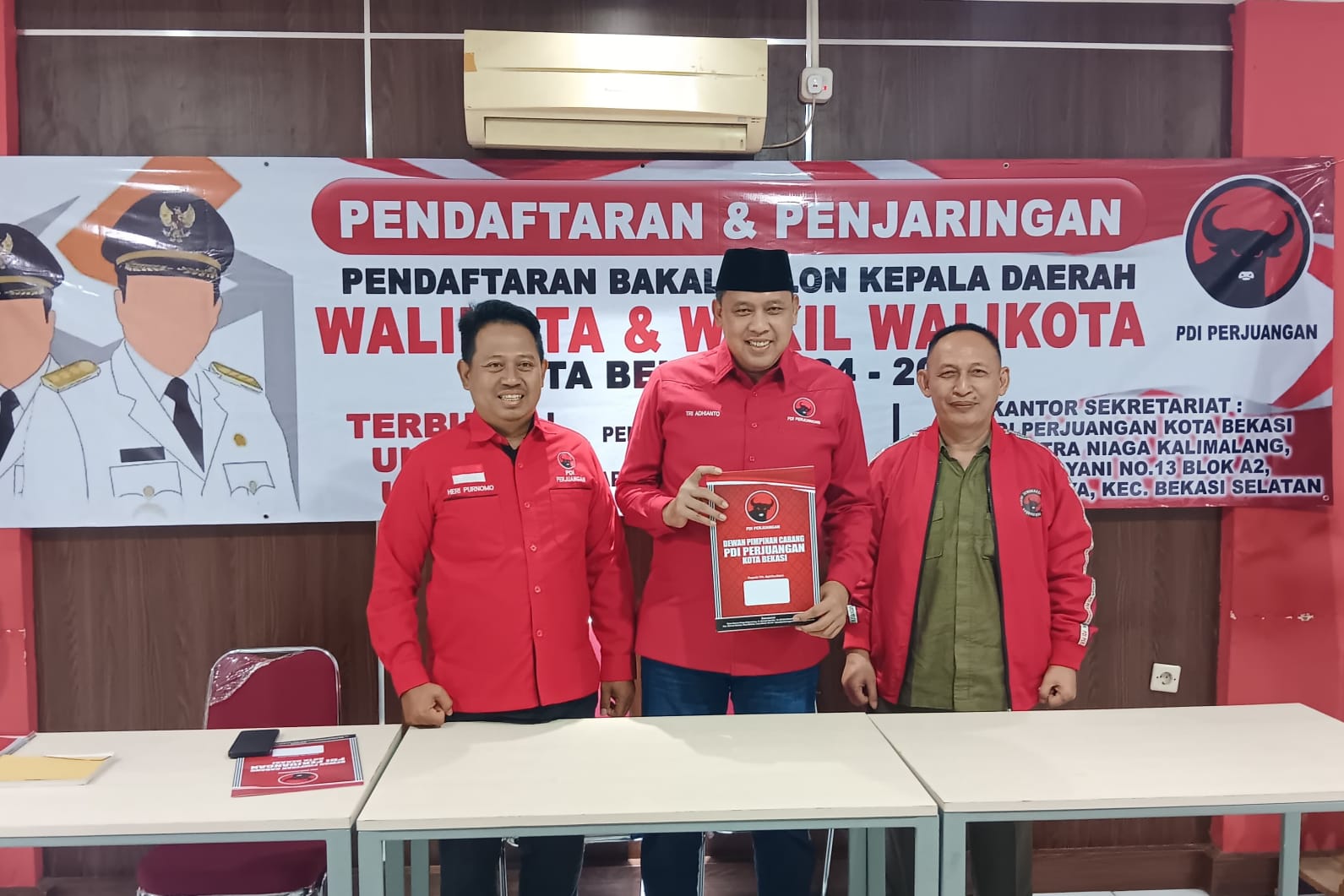 PDIP Kota Bekasi Terima 2 Pendaftar Bakal Calon Pilkada 2024, Salah Satunya Tri Adhianto 