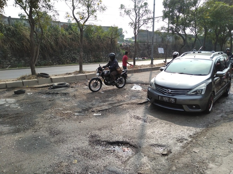 Kendaraan Melebihi Tonase Jadi Penyebab Jalanan Rusak di Kota Bekasi
