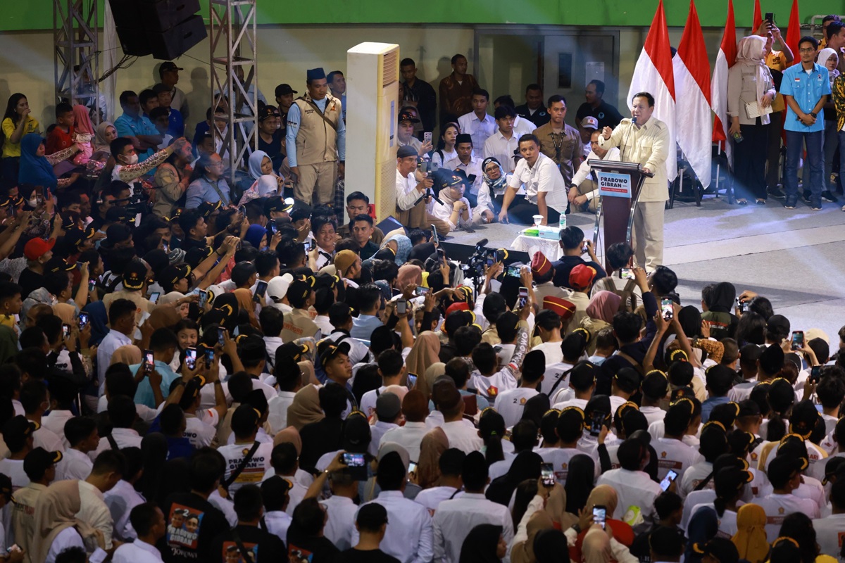 Prabowo Kunjungi Bangka Belitung, Ribuan Warga Menyambut