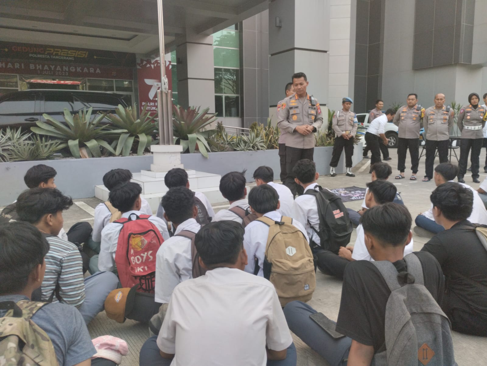 Hari Pertama Masuk Sekolah, Pelajar di Kabupaten Tangerang Diamankan Polisi Saat Akan Tawuran