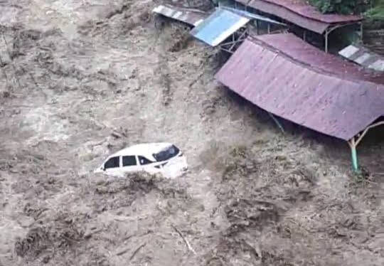 Banjir Bandang di Kawasan Wisata Sembahe Lumpuhkan Akses Berastagi-Medan, BPBD Medan Bergerak