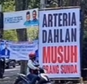 Denny Siregar Minta PDIP Pecat Arteria Dahlan: Orang Ini Sombongnya Minta Ampun! 
