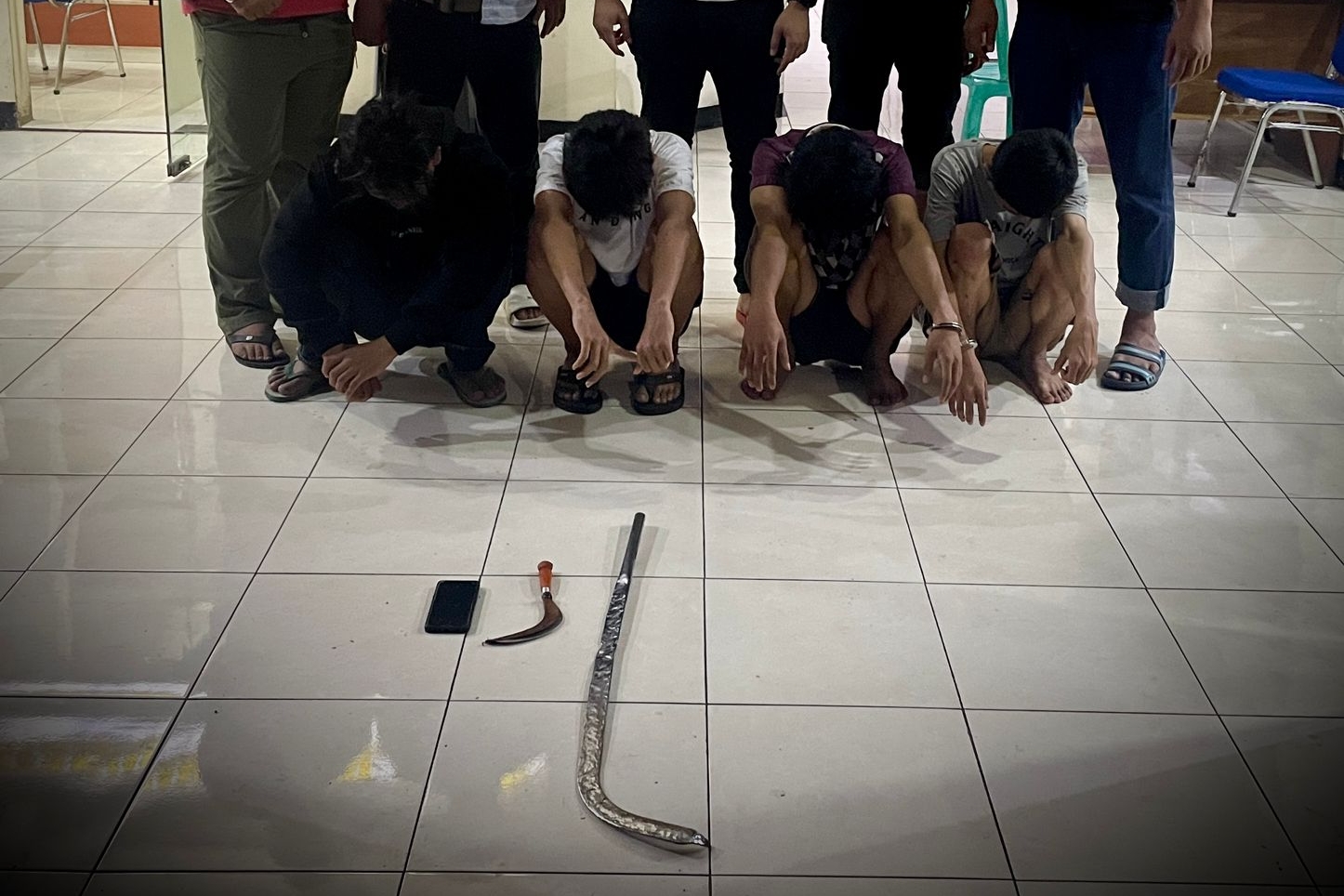 4 Remaja di Cibitung Bekasi Tertangkap saat Tawuran, Polisi Temukan 2 Senjata Tajam