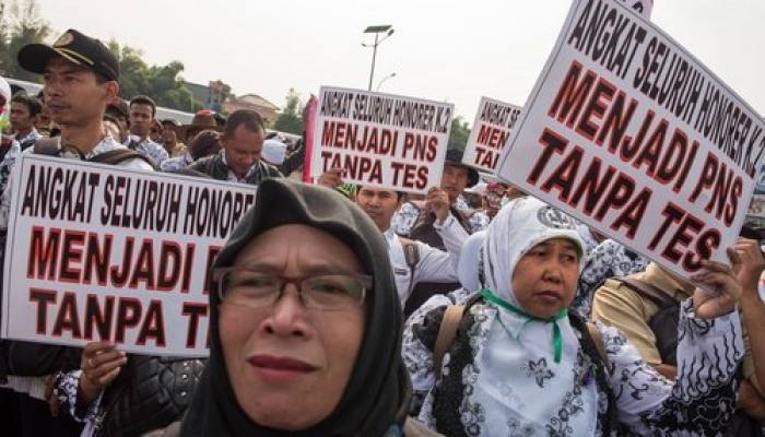 Jokowi Hapus Tenaga Honorer, 410 Ribu Orang Terancam Jadi Pengangguran