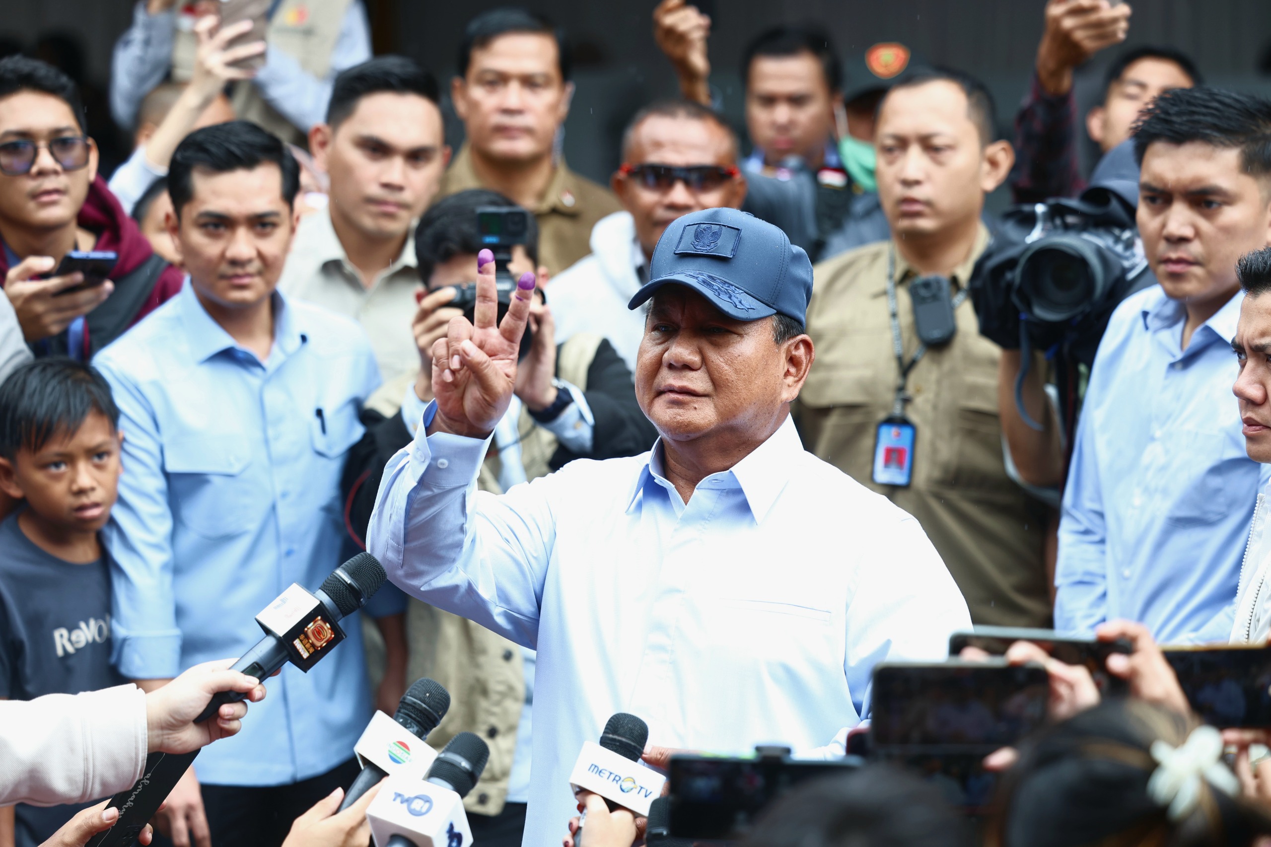 Prabowo-Gibran Unggul di TPS Gubernur Kalteng Sugianto Mencoblos