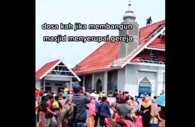 Viral Atap Masjid Dibongkar Karena Mirip Gereja, Pemkab Buka Suara