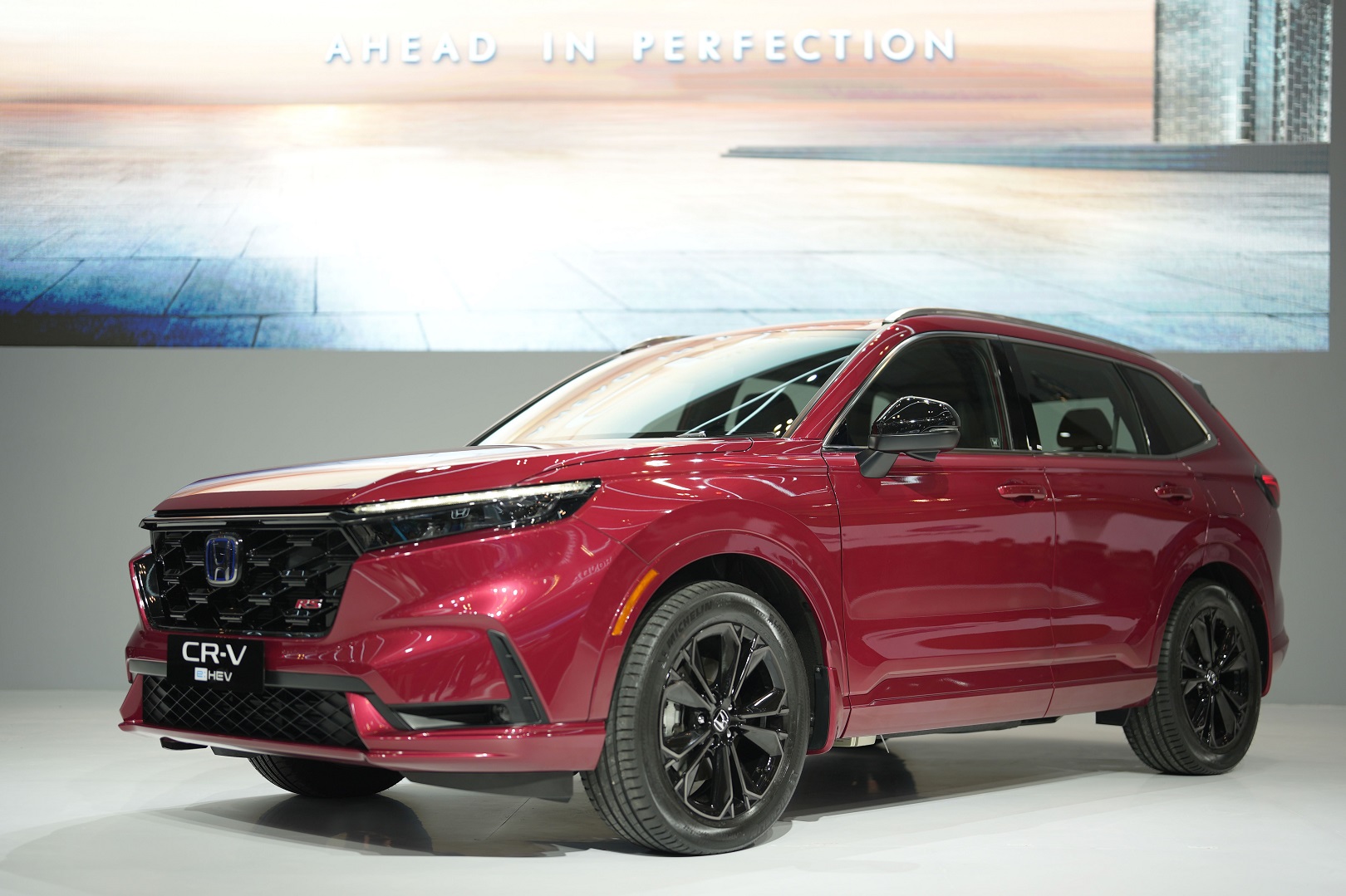 Honda Luncurkan Model Hybrid dan Tampilkan Berbagai Mobil Listrik di GIIAS 2023