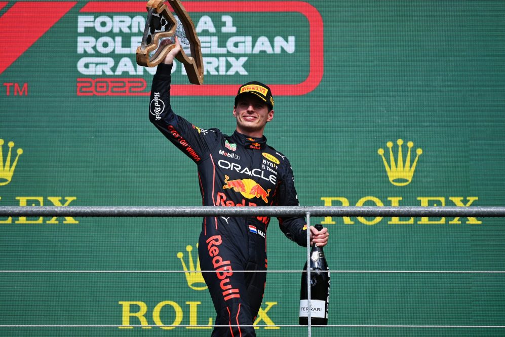 Tampil Menggila di Belgia, Verstappen Juara Meski Start dari Posisi 15 