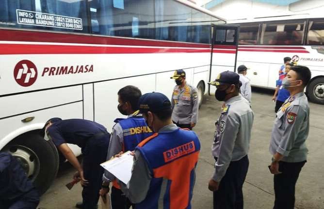 Ramp Check Jelang Malam Tahun Baru, 8 Bus Tak Laik Jalan Ditemukan di Terminal Cikarang