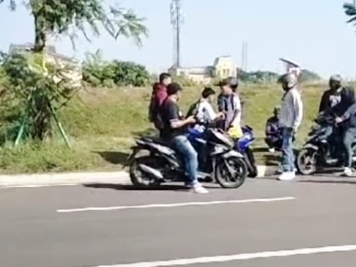 Viral! Video Kelompok Matel Tangerang Diduga Intimidasi Pelajar Karena Nunggak Cicilan Motor