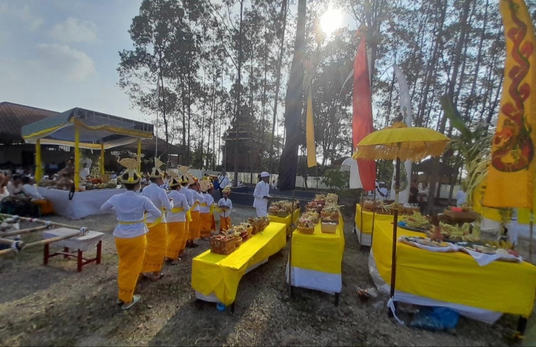 Ratusan Umat Hindu Bekasi Laksanakan Pengerupukan dan Arak Ogoh-Ogoh Jelang Hari Raya Nyepi