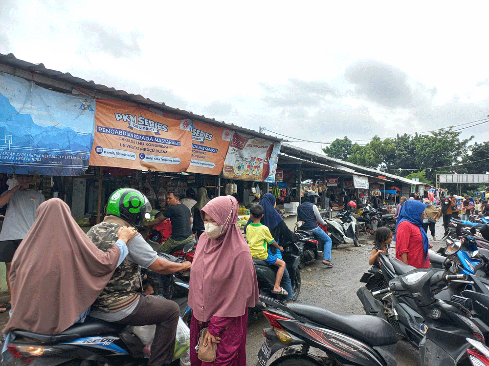 Pasar Rawa Jabon di Meruya Utara Diserbu Warga Jelang Ramadan