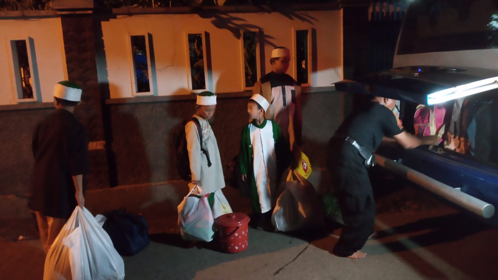 Aktivitas Pendidikan Khilafatul Muslimin Kota Bekasi Dihentikan, Ratusan Santri Dipulangkan
