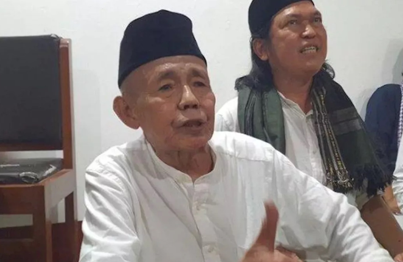 Mbah Benu Imam Jamaah Aolia Gunung Kidul, Keturunan Gagak Pranolo I, Punya Ilmu Laduni & Pernah Kuliah di UGM, Siapa Dia?