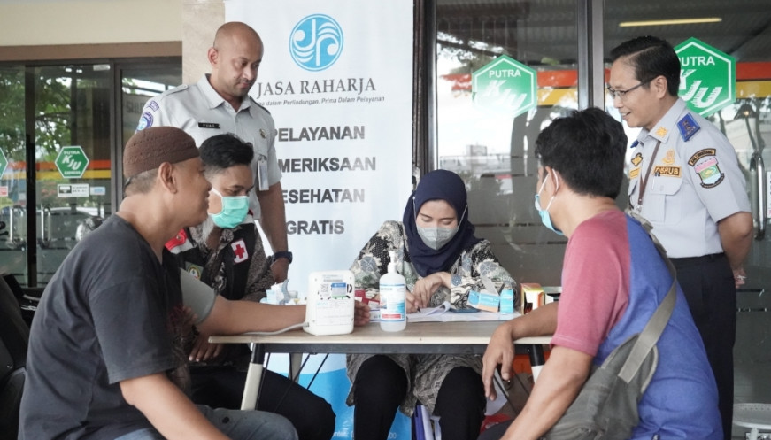 Sebelum Mengantar Pemudik, Awak Bus di Kabupaten Tangerang Jalani Cek Kesehatan