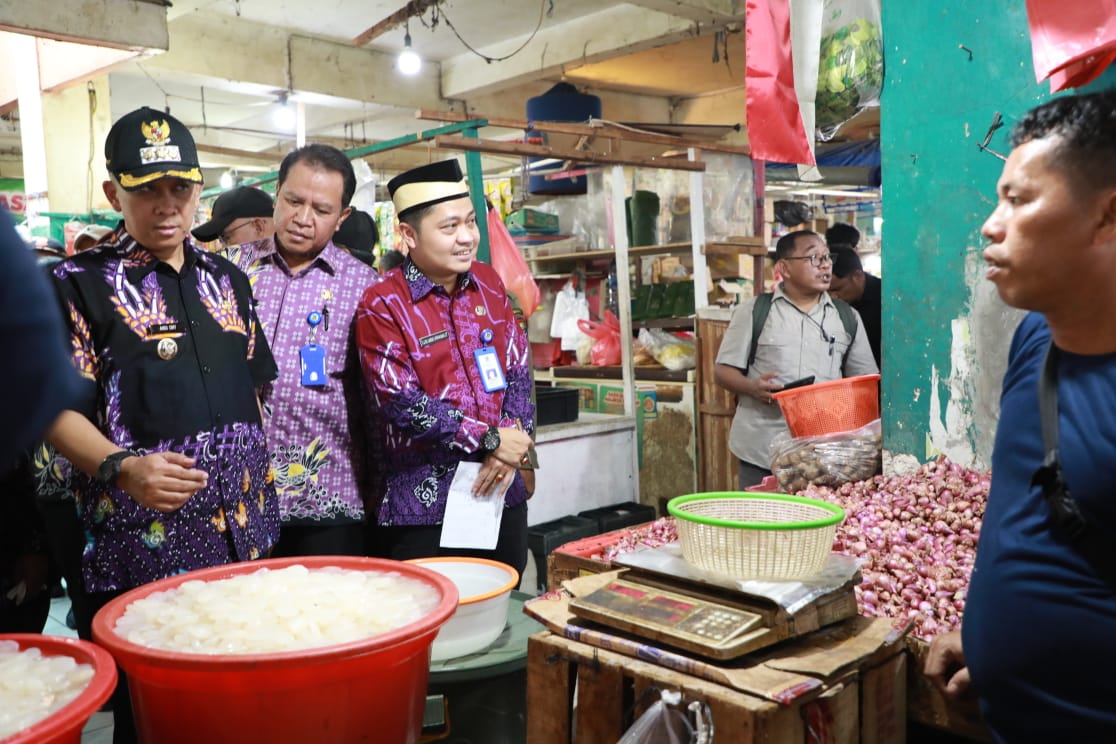 Ajak BPOM Hingga Bulog Andi Ony Sidak Sejumlah Pasar di Tangerang, Ini Hasilnya!
