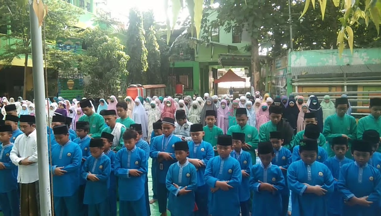 Siswa SD dan SMP Al itqon Balaraja Lakukan Salat Ghaib untuk Korban Gempa Cianjur