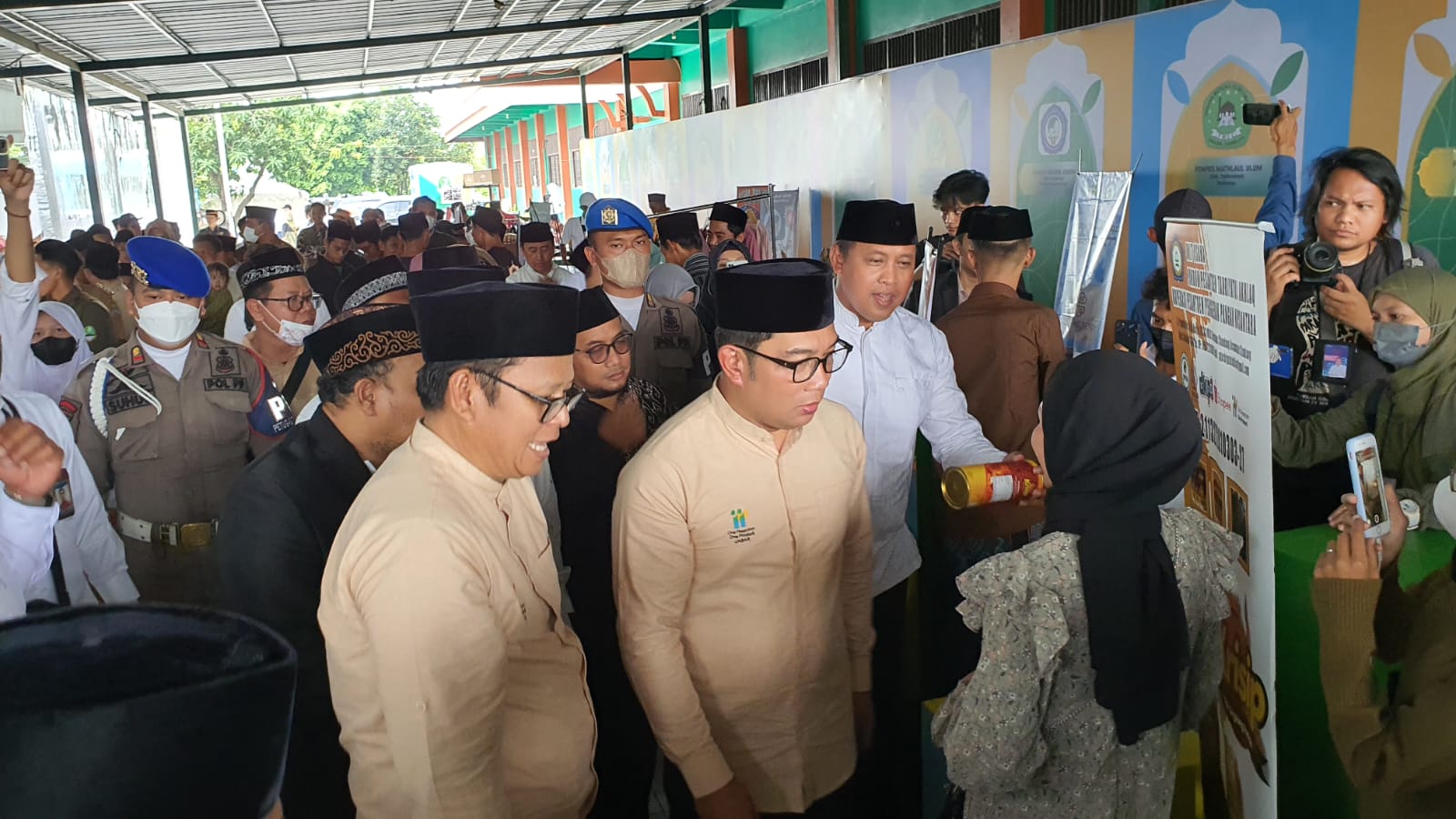 OPOP Jabar Angkat Perekonomian Pesantren, Ridwan Kamil: Omset Capai Rp3 M Produk Masuk Pasar Internasional