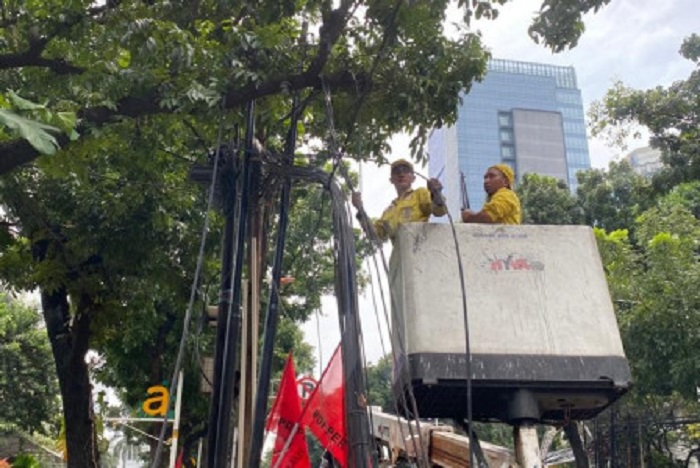 Kabel Fiber Optik Menjuntai di Jakarta, DPRD Usulkan Pembentukan Pansus Kabel 