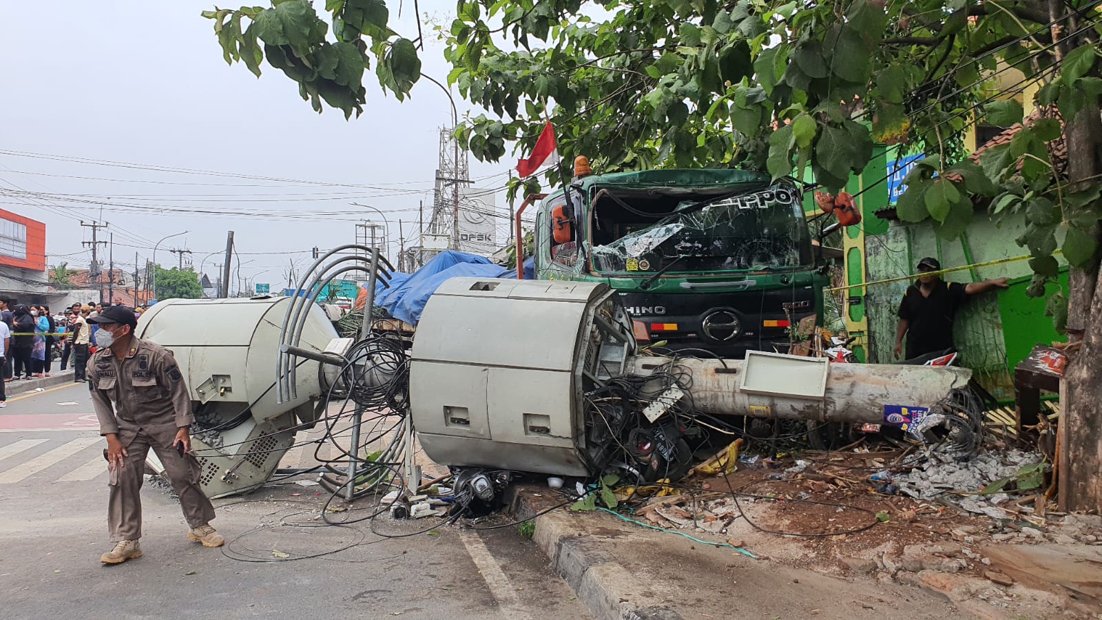 Ternyata Kecelakaan Truk Kontainer Bekasi Bertepatan Selesainya Waktu Belajar Mengajar SDN Kota Bekasi II III
