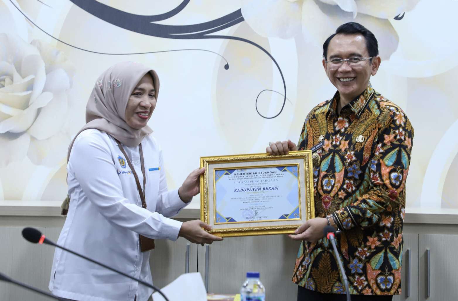 Terima Penghargaan Penyaluran Dana Desa Terbaik 2022, Dani Ramdan Minta Pemkab Bekasi Maksimalkan Kinerja